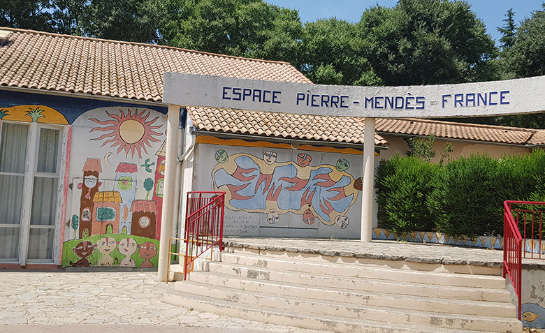 Centre socio culturel Pierre mendès France - St-Quentin-la-Poterie